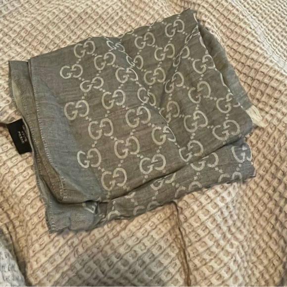 GUCCI Logo Monogrammed Wool & Silk Blend Scarf - Picture 3 of 8